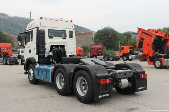 Μπουτίκ SinoTRUK HOWO TX7 0 km 6X4 4X2 6X2 CNG LNG ελκυστήρας φορτηγό με σύστημα πολυμέσων