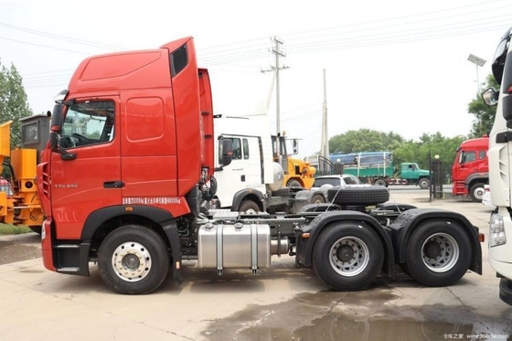 Sinotruk HOWO T7H 440HP 6X4 επικίνδυνος χημικός ελκυστήρας με χωρητικότητα δεξαμενής καυσίμου 500-600L