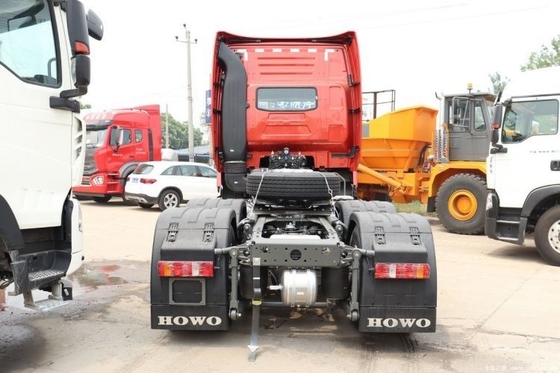 Sinotruk HOWO T7H 440HP 6X4 επικίνδυνος χημικός ελκυστήρας με χωρητικότητα δεξαμενής καυσίμου 500-600L
