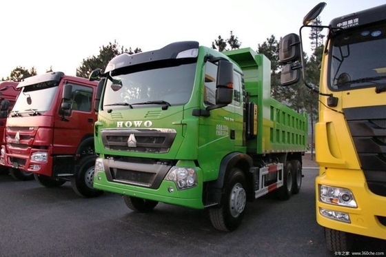 Εθνικό βαρύ φορτηγό HOWO T5G 6X4 5.8m φορτηγό ντάμπινγκ με χωρητικότητα κινητήρα 310HP και 2 επιβάτες