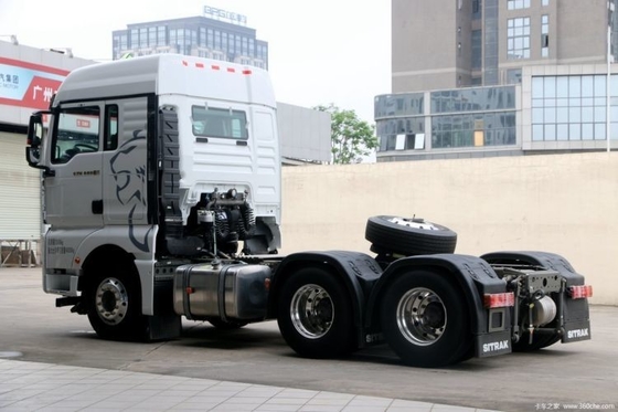 Sinotruk SITRAK C7H 6X4 440HP βαρύ φορτηγό για τη μεταφορά επικίνδυνων χημικών ουσιών σε ένα