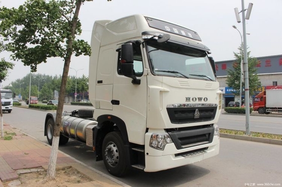 4X2 Αριστερό Χέρι Οδήγηση Sinotruk HOWO T7H 440HP LNG τρακτέρ φορτηγό με 16 μπροστά μετατόπιση