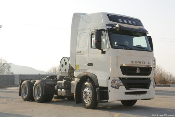 Οδήγηση 6X4 SinoTRUK HOWO T7H LNG Τρακτέρ 440HP για τη Λογιστική Μεταφορά