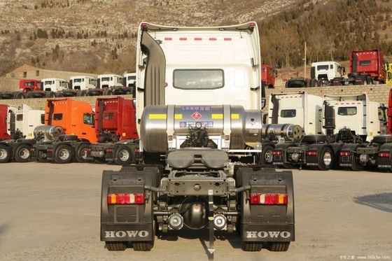 Οδήγηση 6X4 SinoTRUK HOWO T7H LNG Τρακτέρ 440HP για τη Λογιστική Μεταφορά