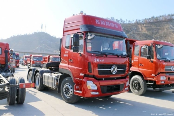 Χειροκίνητη μετάδοση Dongfeng Tianlong 420 HP 6X4 Τρακτέρ φορτηγά για την επιχείρησή σας