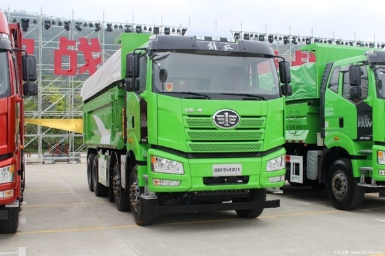 FAW Jiefang J6P βαρύ φορτηγό 420HP 8X4 6.5m φορτηγά ντάμπινγκ για δεξαμενή καυσίμου χωρητικότητα 300-400L