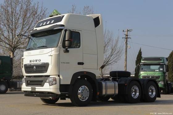 Το Boutique HOWO T7H βαρύ φορτηγό 540 HP 6X4 φορτηγό τρακτέρ σε ένα με κινητήρα Sinotruk