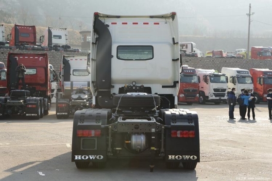 Το Boutique HOWO T7H βαρύ φορτηγό 540 HP 6X4 φορτηγό τρακτέρ σε ένα με κινητήρα Sinotruk