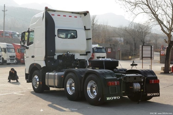 Το Boutique HOWO T7H βαρύ φορτηγό 540 HP 6X4 φορτηγό τρακτέρ σε ένα με κινητήρα Sinotruk