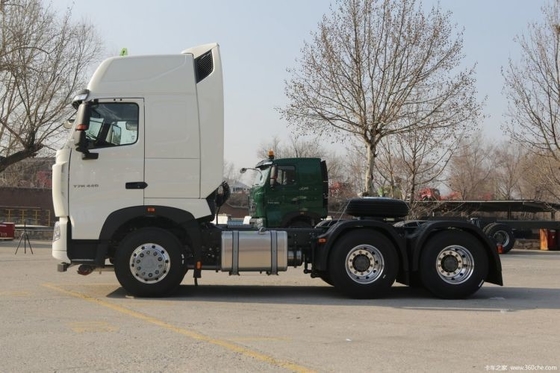 Το Boutique HOWO T7H βαρύ φορτηγό 540 HP 6X4 φορτηγό τρακτέρ σε ένα με κινητήρα Sinotruk