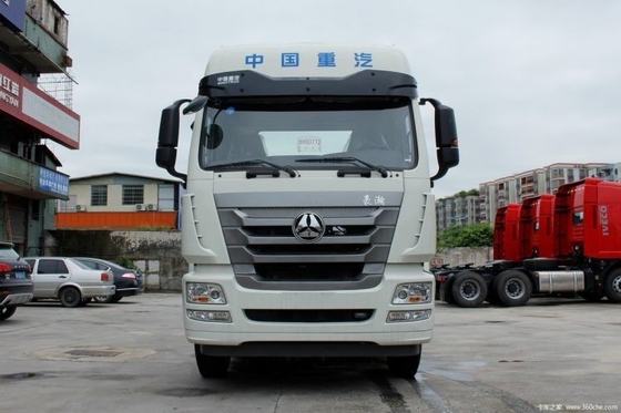 SinotruK Haohan J7G βαρύ φορτηγό 4*2 6*4 φορτηγό έλξης με μέγιστη ροπή Nm 2000-2500Nm